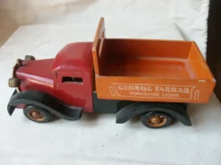 Camion en bois