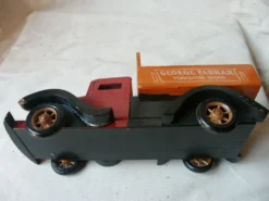 Camion en bois