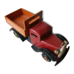 Camion en bois