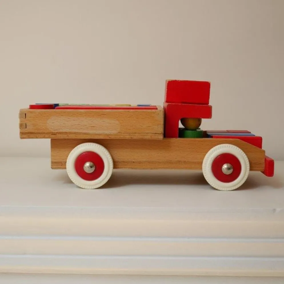 Camion en bois heros