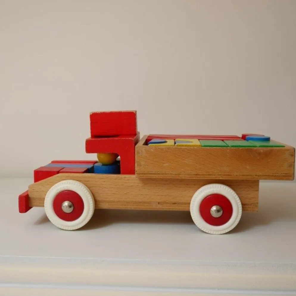 Camion en bois heros