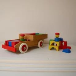 Camion en bois heros