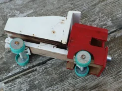 Camion en bois jouet vintage fabrication artisanale