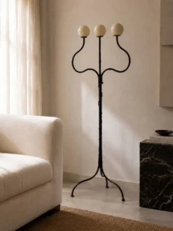 Candelabre de sol en fer forgé sculptural, forgé à la main, années 1990–2000
