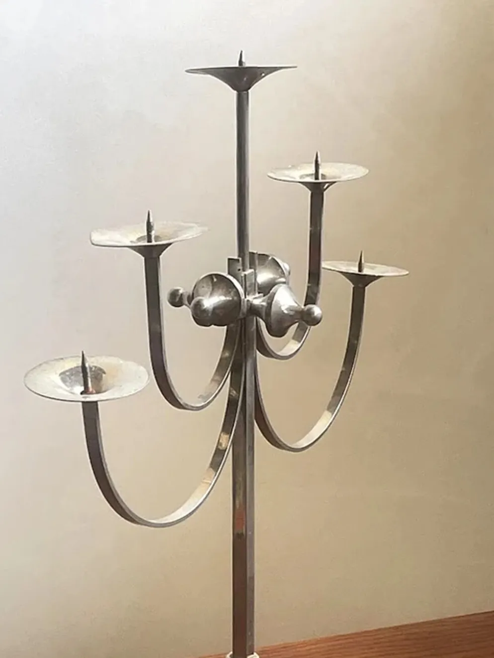 Candelabre sculptural en métal à cinq bras, Attila Demcsik, Hongrie, vers 1980