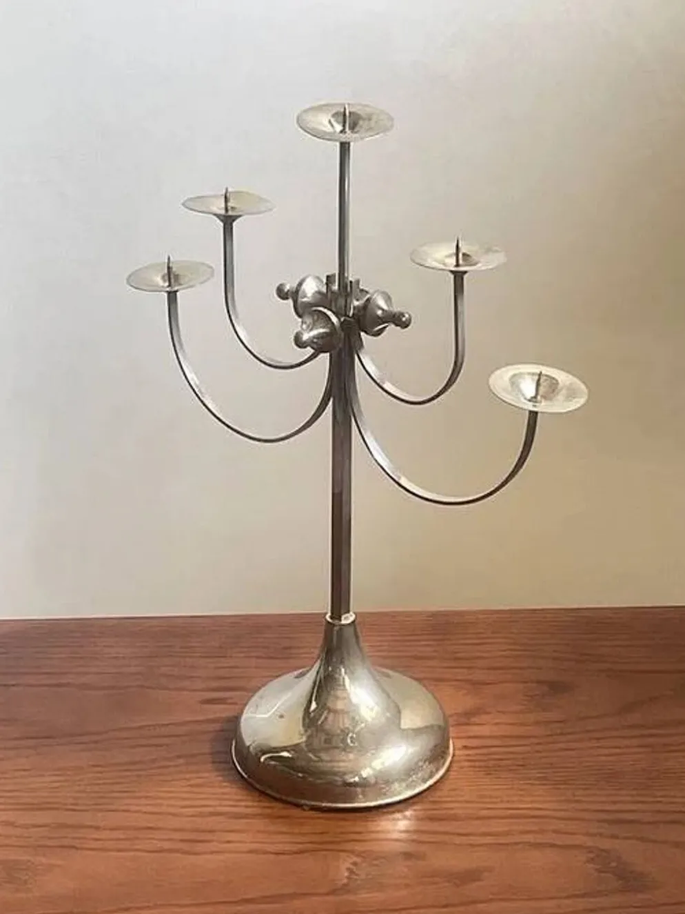 Candelabre sculptural en métal à cinq bras, Attila Demcsik, Hongrie, vers 1980