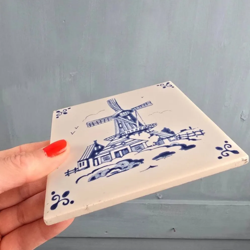 Carreau ancien Royal Mosa Holland – Décor moulin bleu Delft – Faïence vintage
