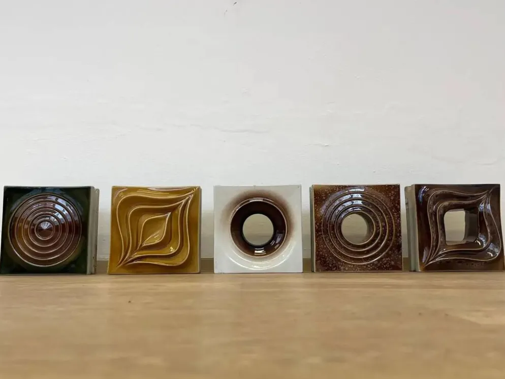 Carreaux en céramique au design unique / Tchécoslovaquie, années 1960, jamais utilisés, 23 pièces