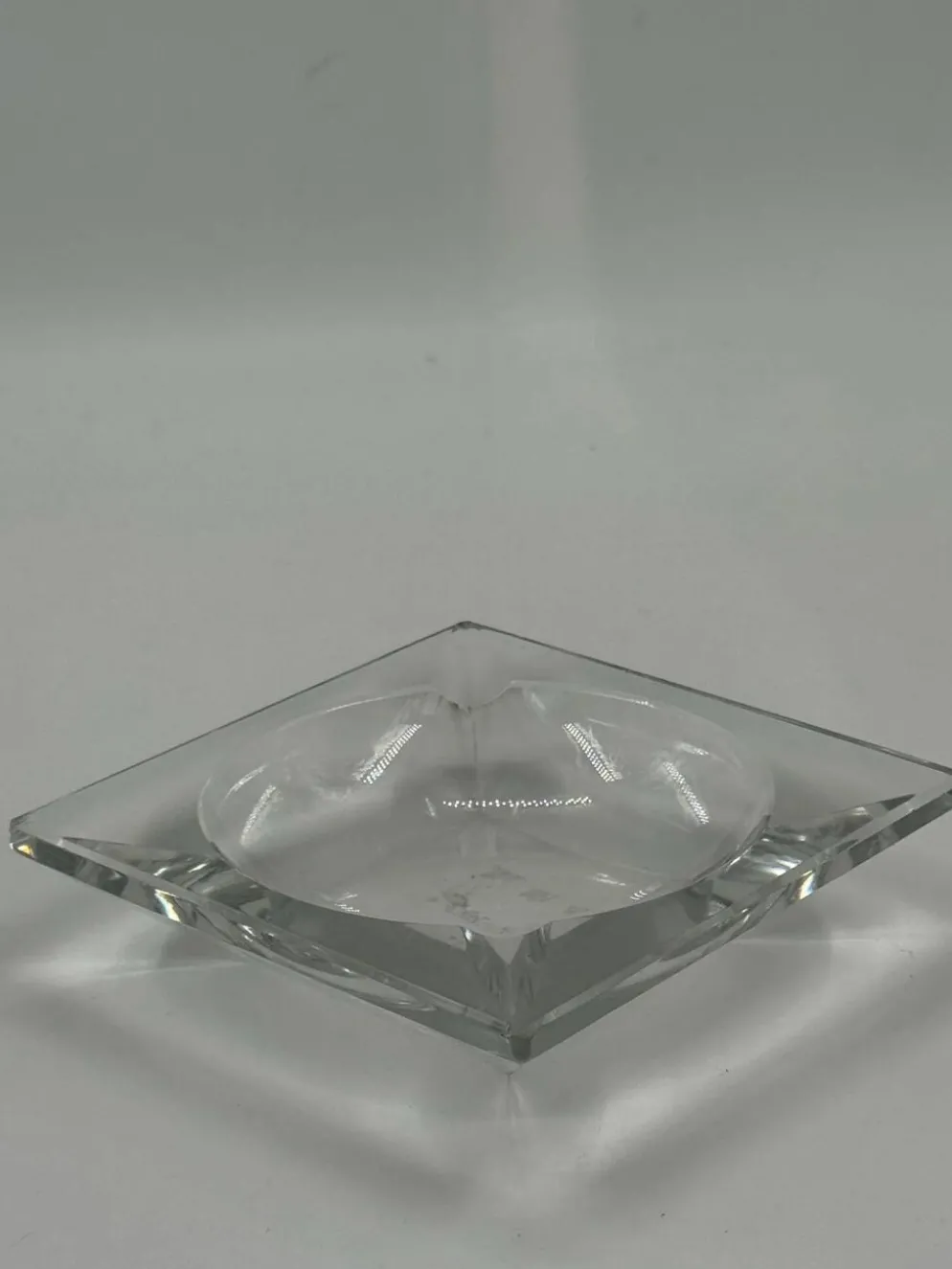 Cendrier carré vintage en verre cristal lourd