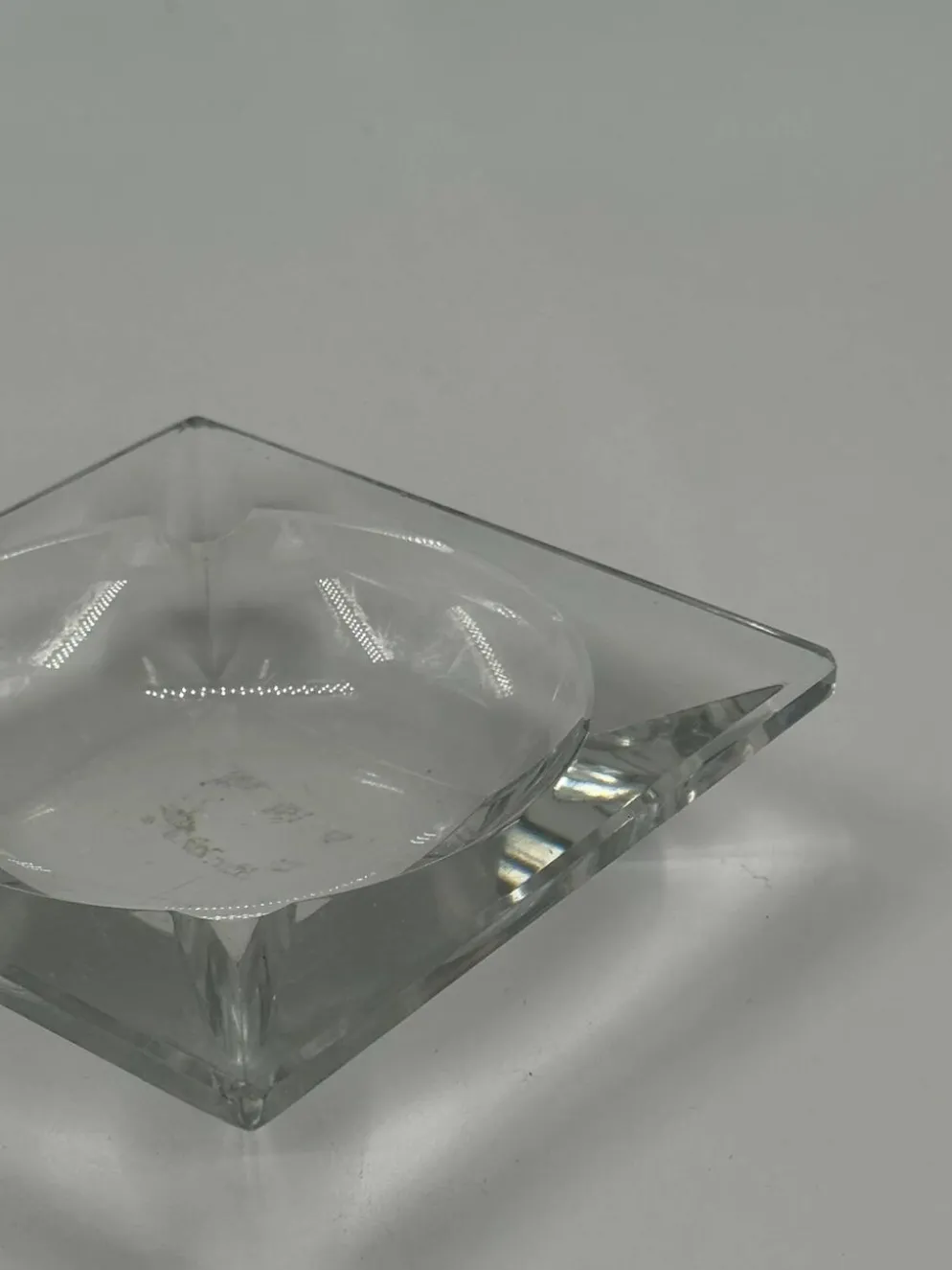 Cendrier carré vintage en verre cristal lourd