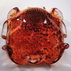 Cendrier des années 1950 en verre de Murano avec des finitions dorées.