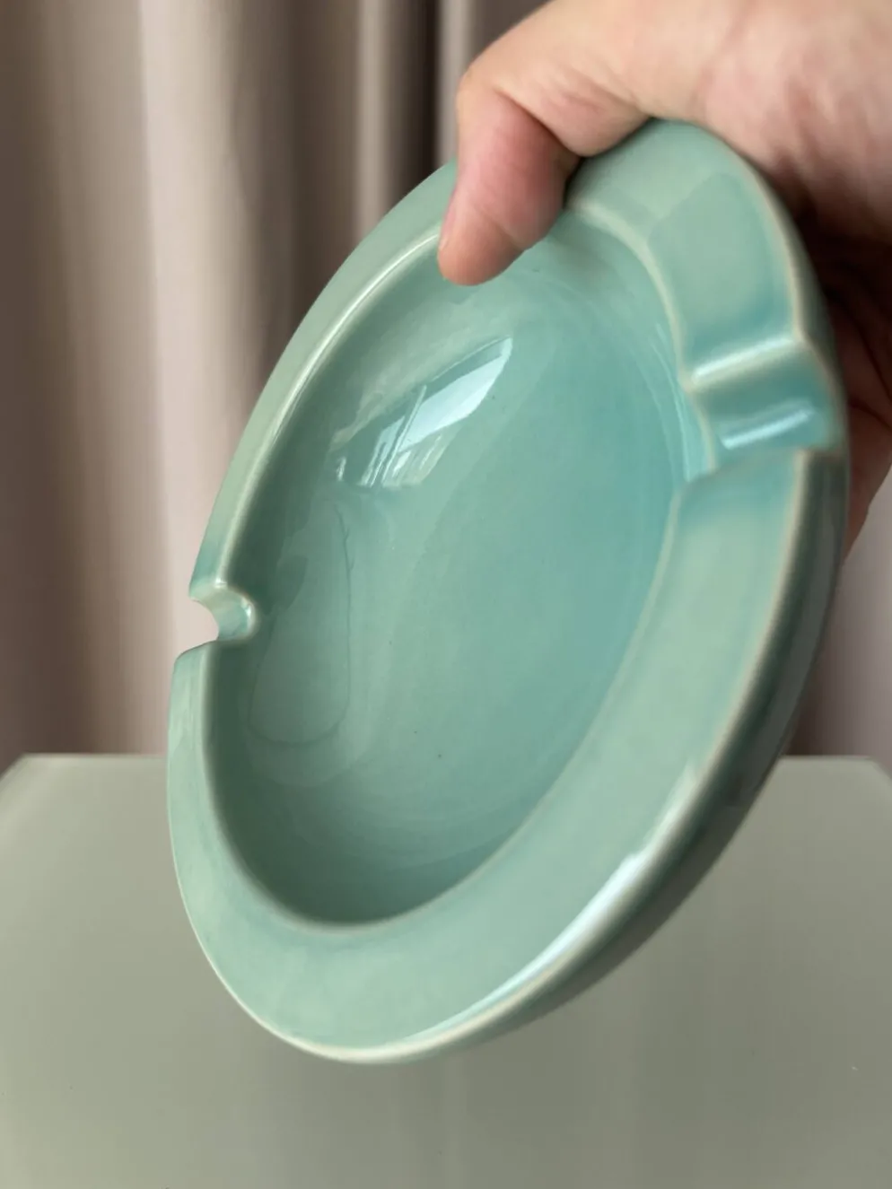 Cendrier en poterie vintage – Émail aqua / vert céladon – Années 1970