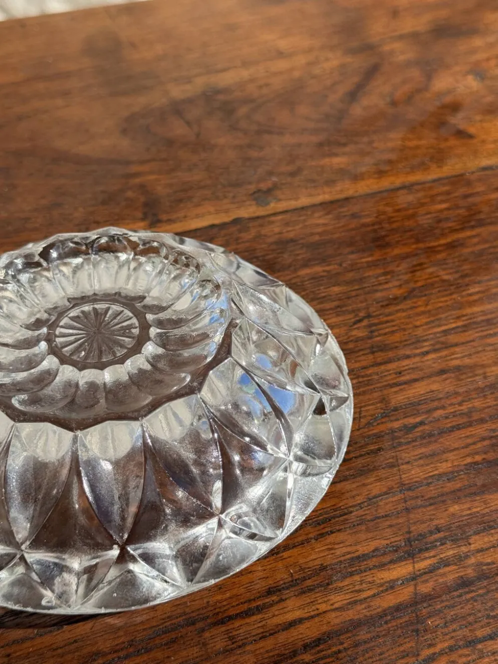 Cendrier en verre classique rosace D13
