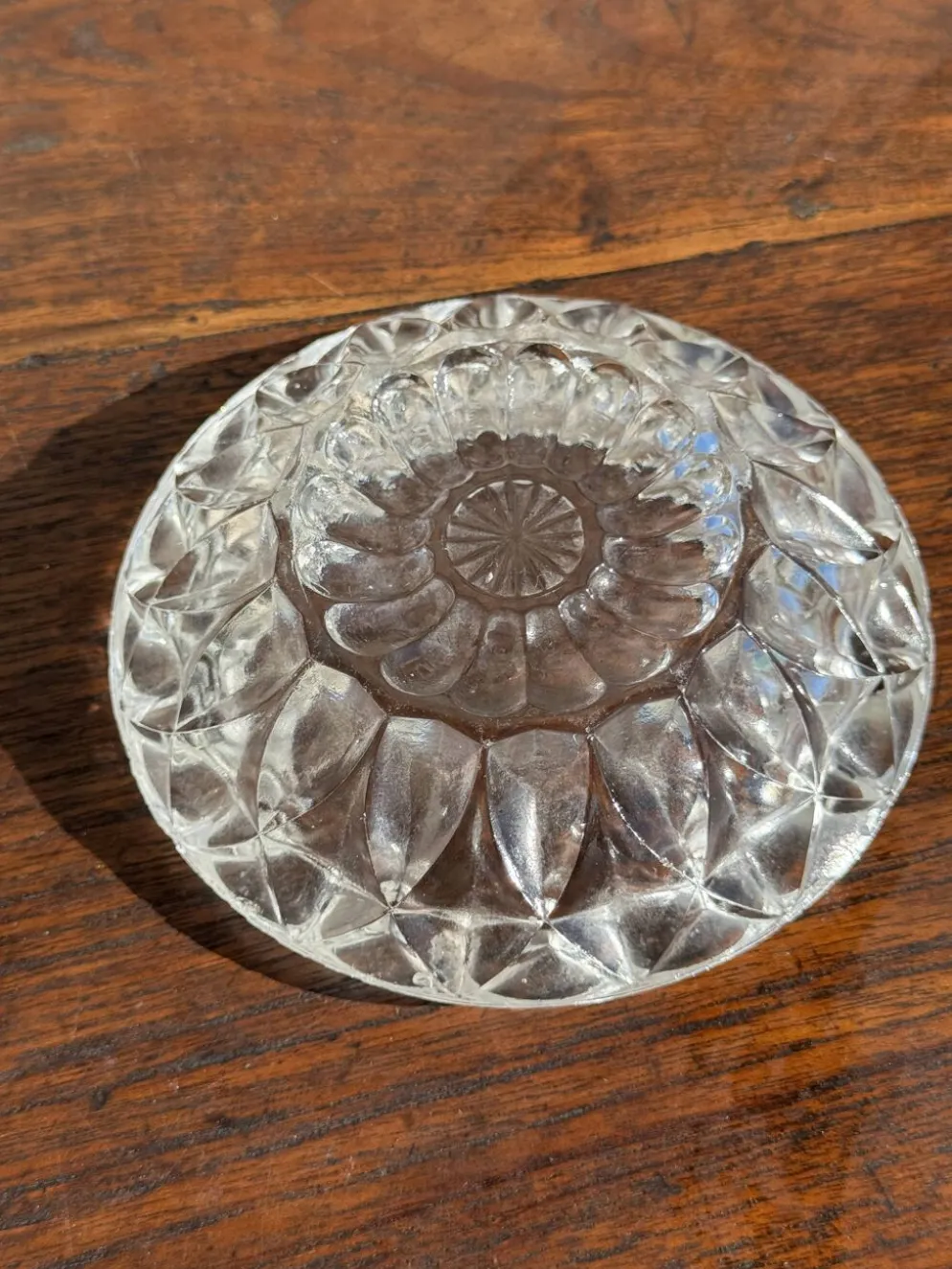 Cendrier en verre classique rosace D13