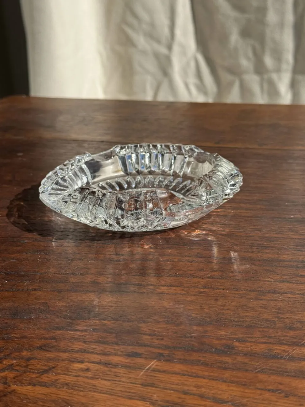 Cendrier en verre classique rosace et porte-cigarettes D13