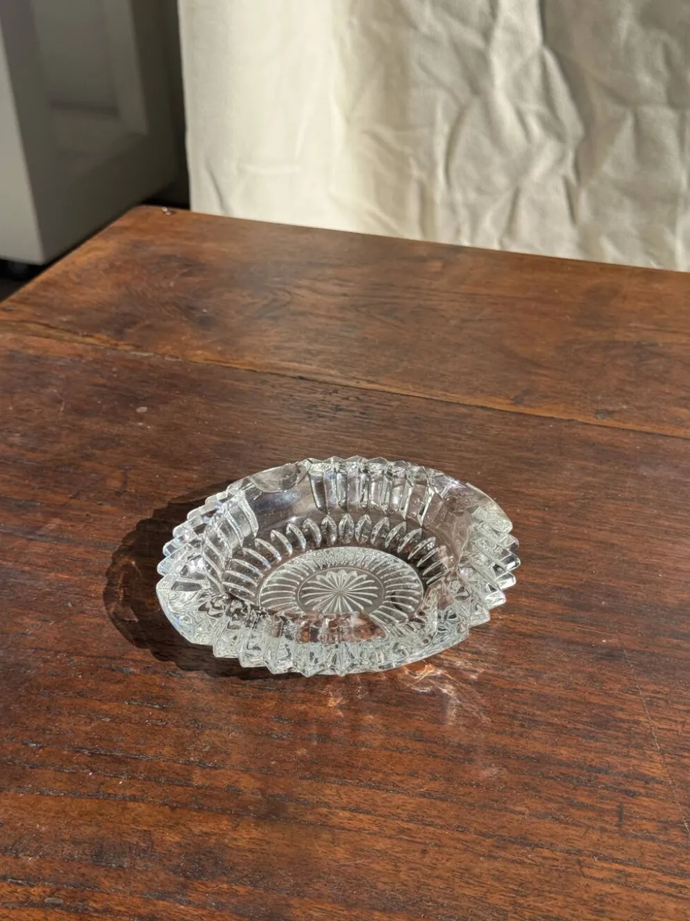 Cendrier en verre classique rosace et porte-cigarettes D13