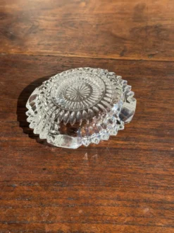 Cendrier en verre classique rosace et porte-cigarettes D13
