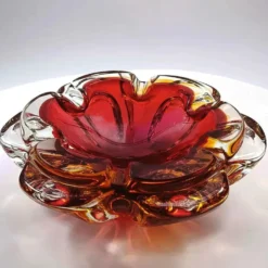 Cendrier en verre de Murano des années 1960.
