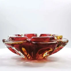Cendrier en verre de Murano des années 1960.