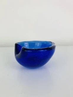 Cendrier en verre soufflé Murano, bleu, vintage