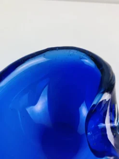 Cendrier en verre soufflé Murano, bleu, vintage