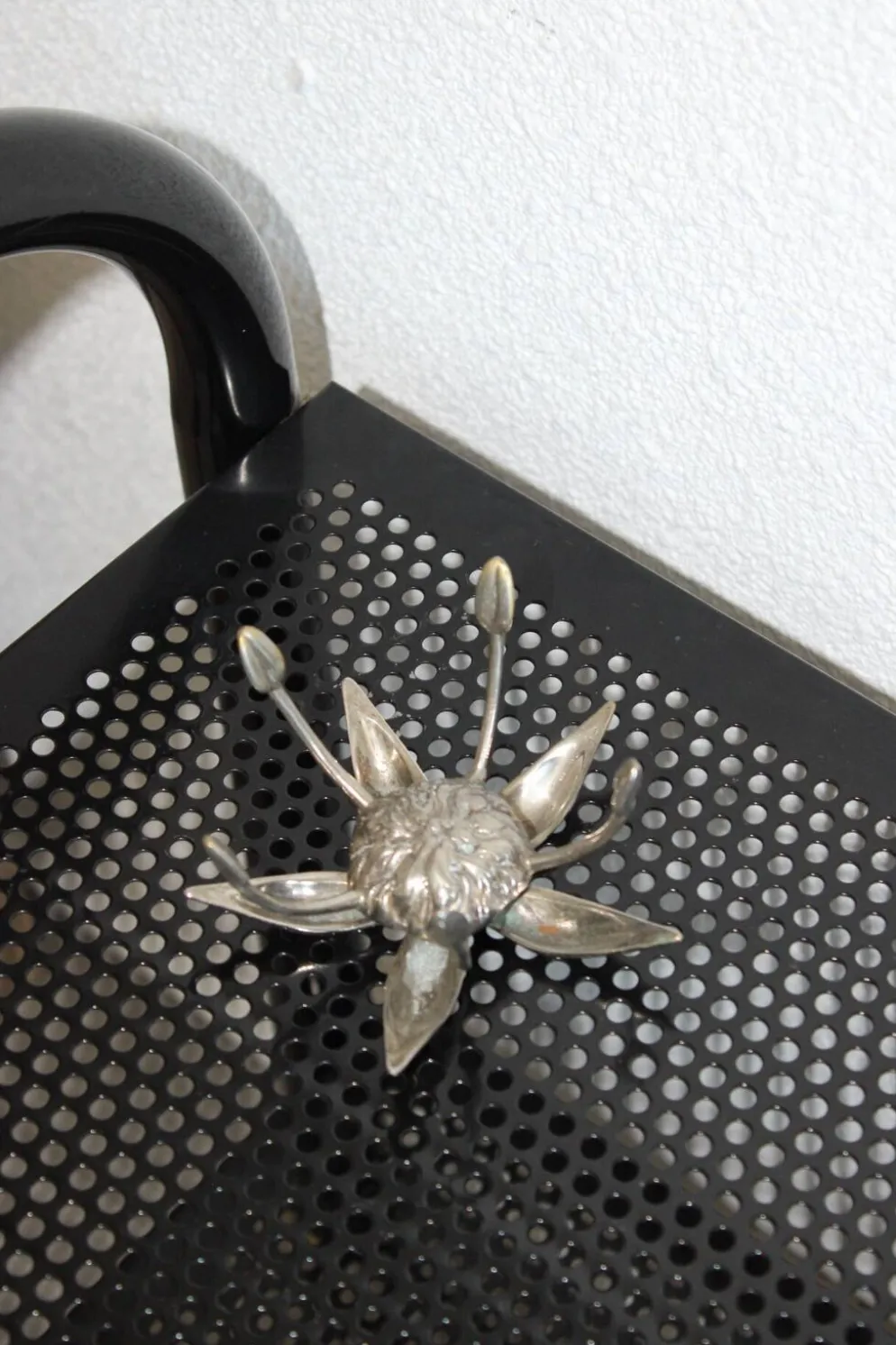 Cendrier fleur vintage en laiton