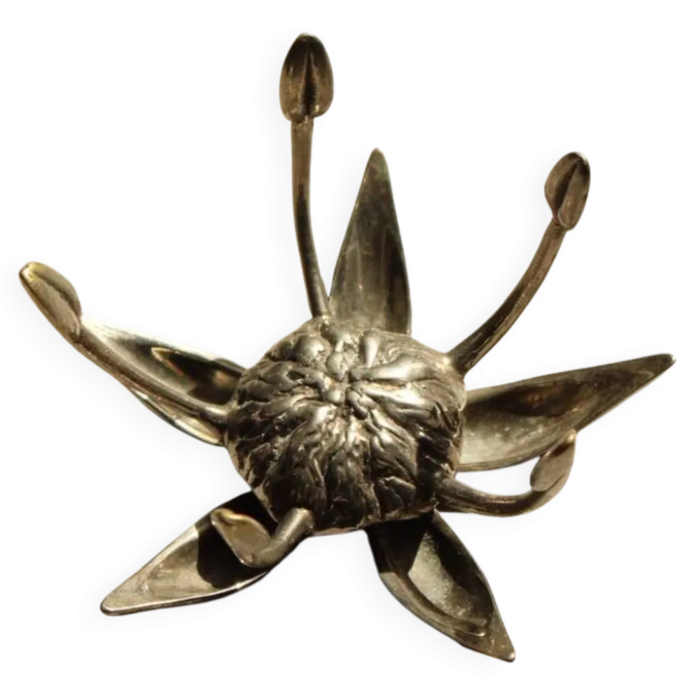 Cendrier fleur vintage en laiton