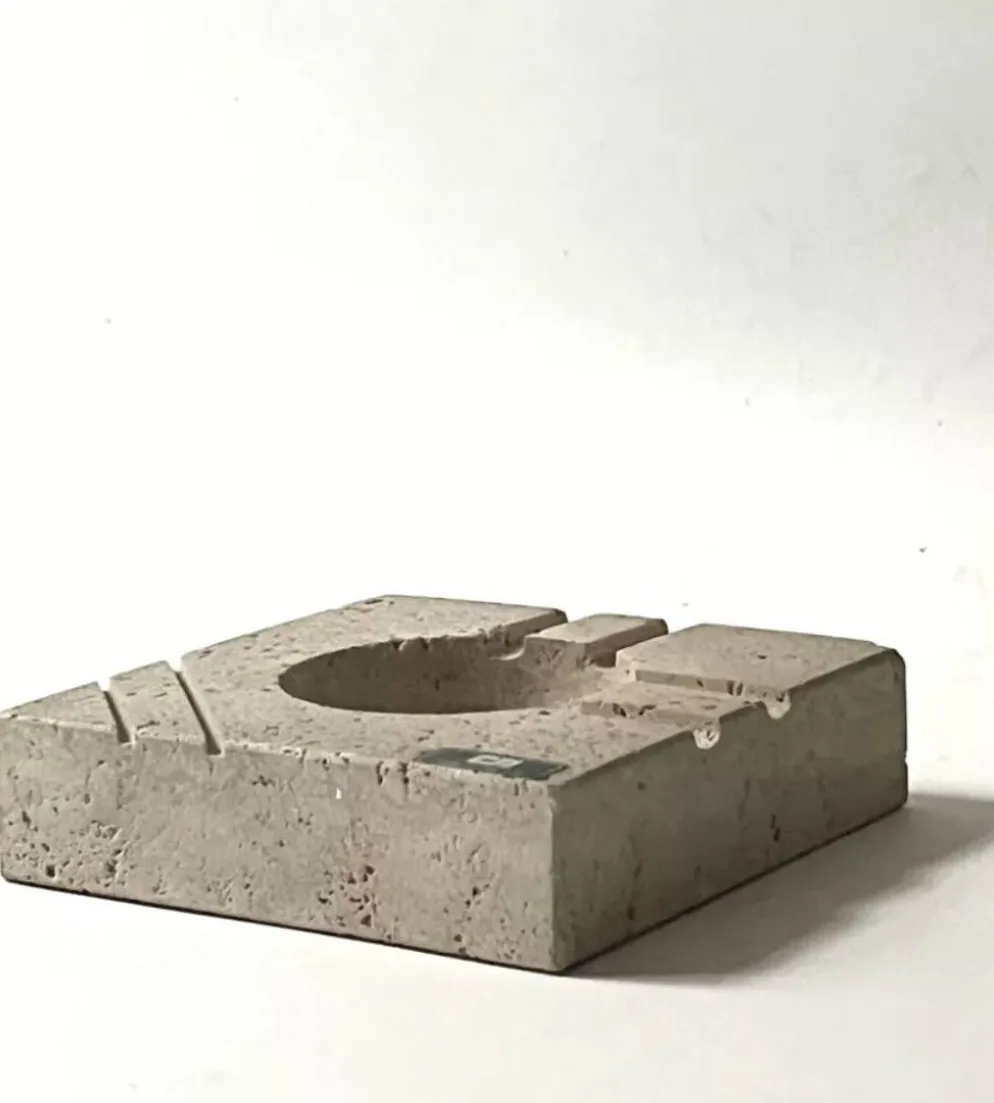 Cendrier italien en travertin sculpté Fratelli Manelli, design 1970