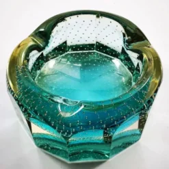 Cendrier multifacette en verre de Murano des années 1960 avec des bulles d'air.