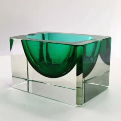 Cendrier multifacette rectangulaire en uranium des années 1960 en verre de Murano.