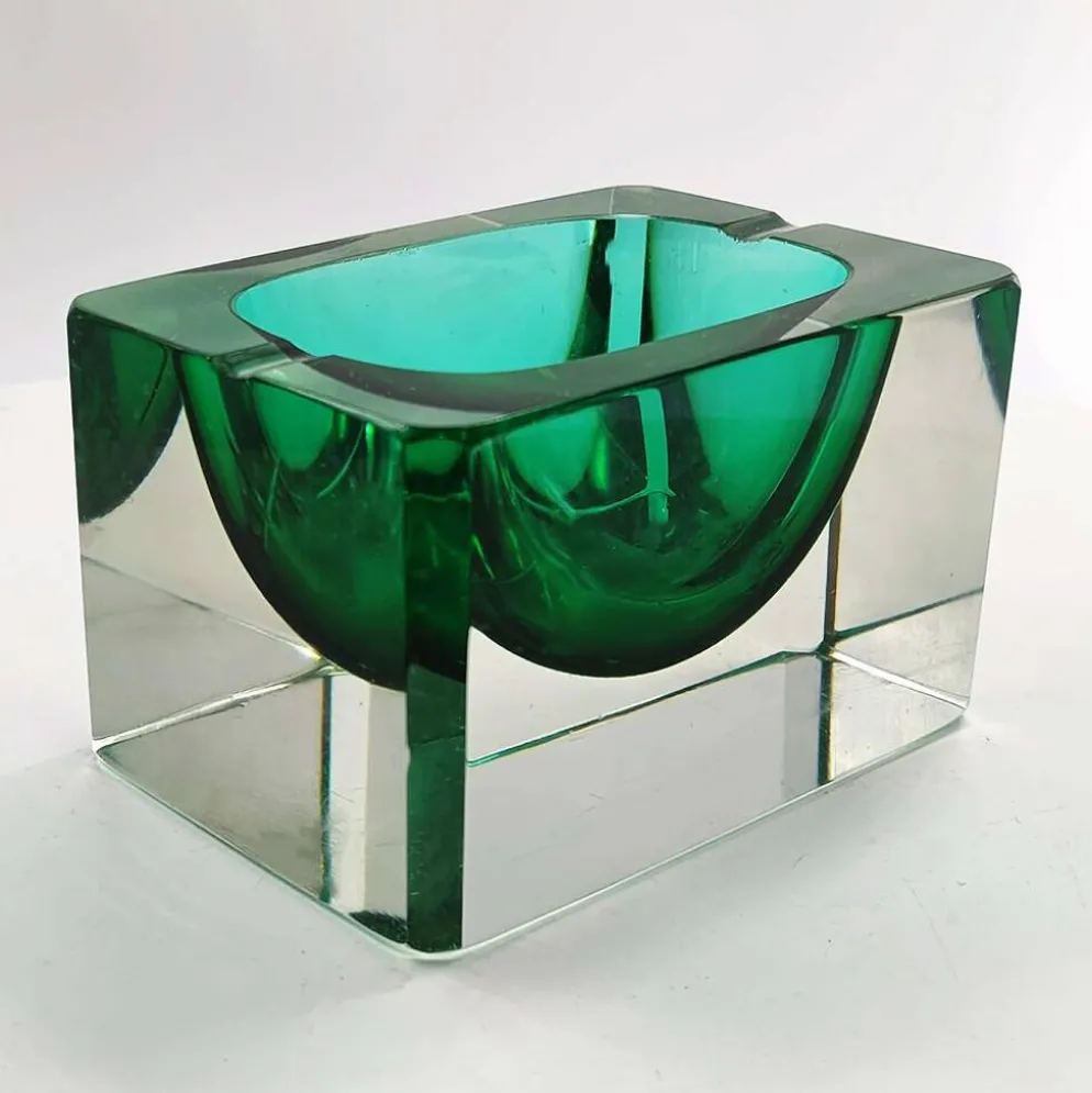Cendrier multifacette rectangulaire en uranium des années 1960 en verre de Murano.