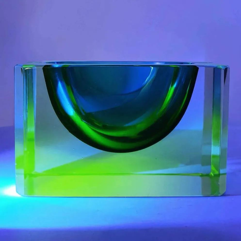 Cendrier multifacette rectangulaire en uranium des années 1960 en verre de Murano.