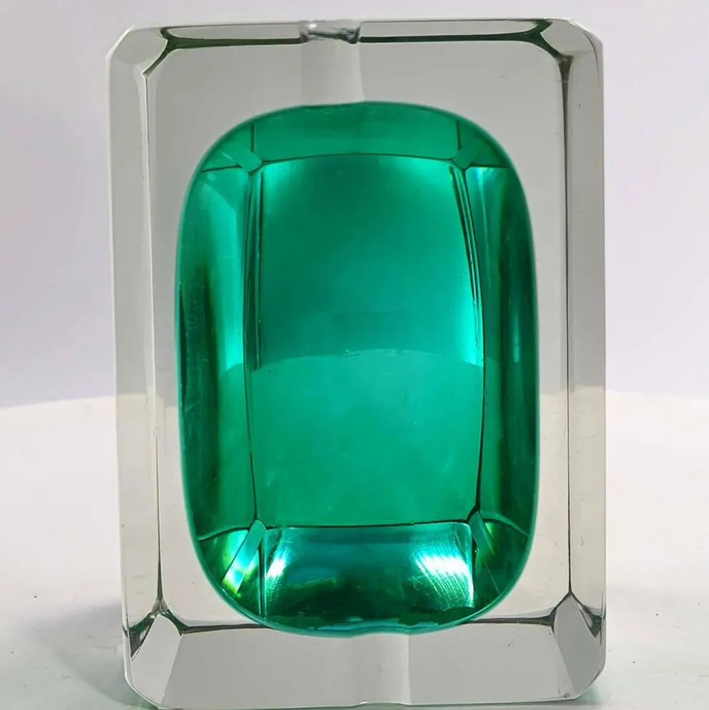 Cendrier multifacette rectangulaire en uranium des années 1960 en verre de Murano.