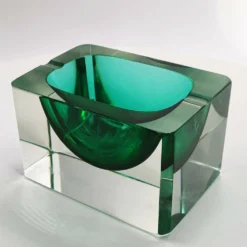Cendrier multifacette rectangulaire en uranium des années 1960 en verre de Murano.