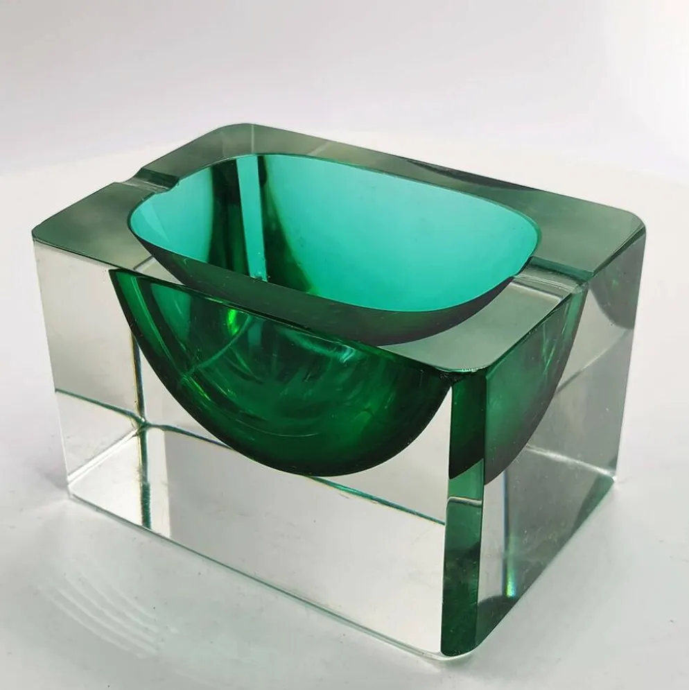 Cendrier multifacette rectangulaire en uranium des années 1960 en verre de Murano.