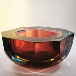 Cendrier octogonal multi-facettes en verre de Murano à uranium par Flavio Poli, années 1960