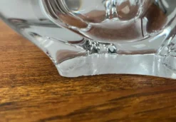 Cendrier ou bol en verre organiquement façonné de style milieu de siècle de Bayel Cristal de France, années 1960.