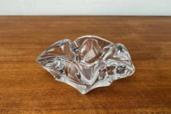 Cendrier ou bol en verre organiquement façonné de style milieu de siècle de Bayel Cristal de France, années 1960.