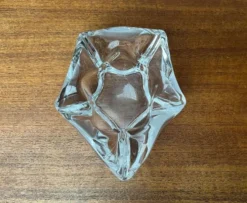 Cendrier ou bol en verre organiquement façonné de style milieu de siècle de Bayel Cristal de France, années 1960.