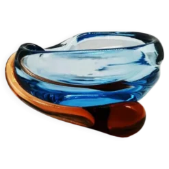 Cendrier ou vide-poches des années 1960 en verre soufflé et fait main de Murano. Fabriqué en Italie.