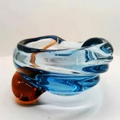Cendrier ou vide-poches des années 1960 en verre soufflé et fait main de Murano. Fabriqué en Italie.
