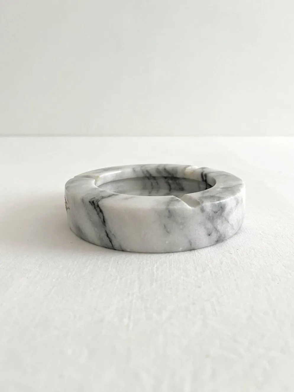 Cendrier rond en marbre gris vintage