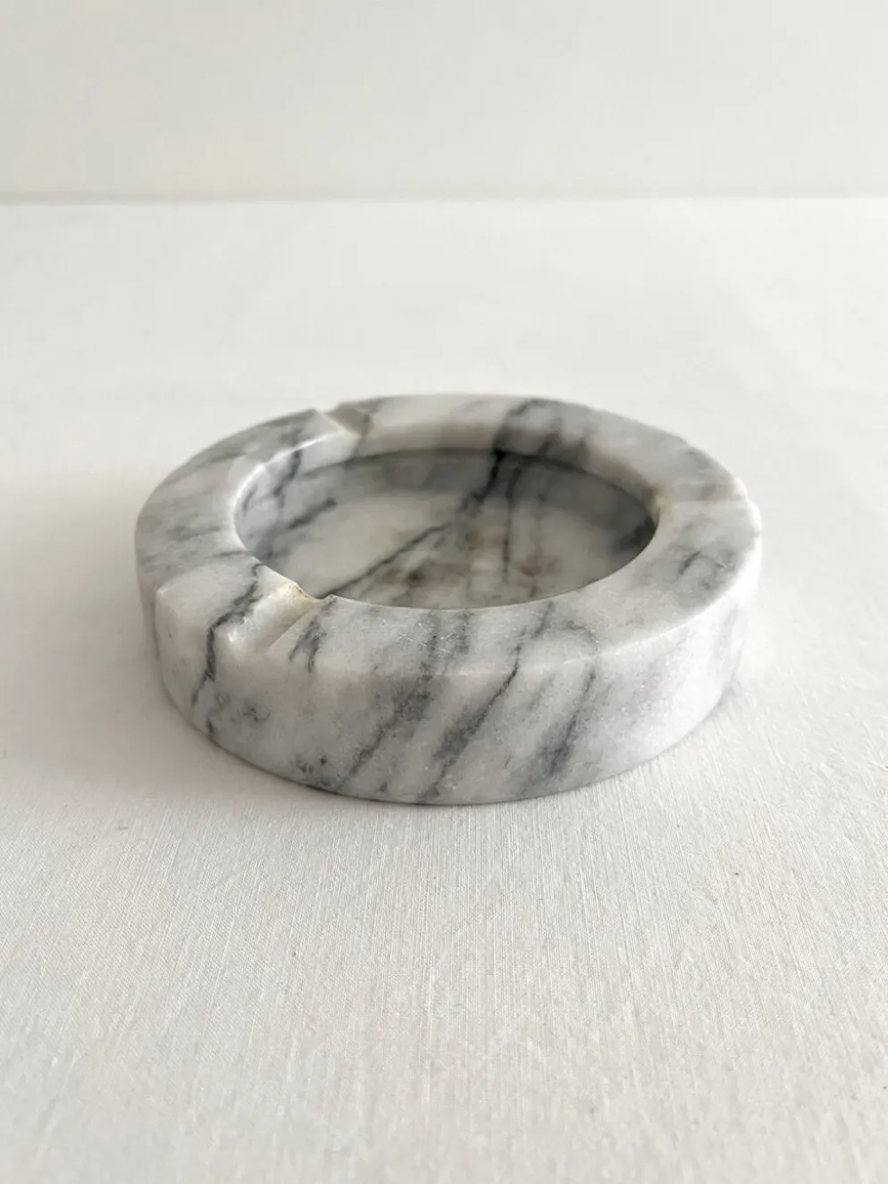 Cendrier rond en marbre gris vintage