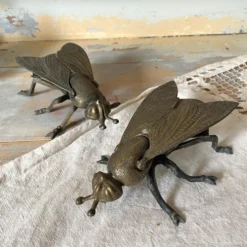 2 cendriers insectes mouches en métal années 50-60