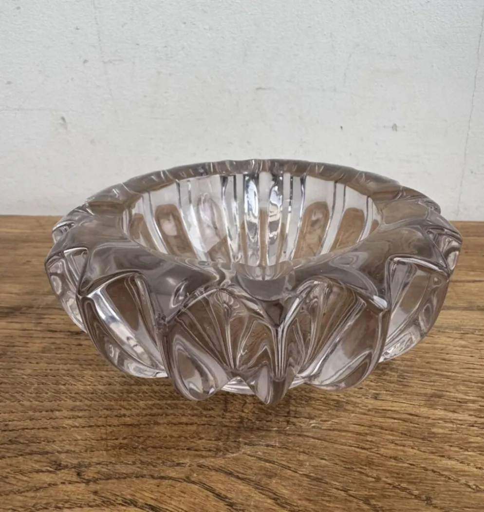 Cendrier / Vide-poche Art Déco violet verre moulé Modèle étoile Pierr