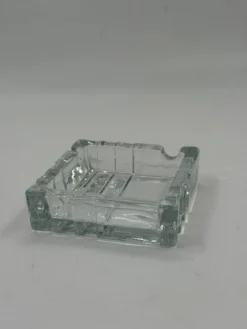 Cendrier vintage carré en verre, bord festonné