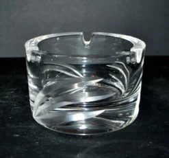 Cendrier vintage en cristal taillé signé Carabin 1989