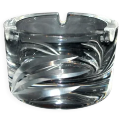 Cendrier vintage en cristal taillé signé Carabin 1989