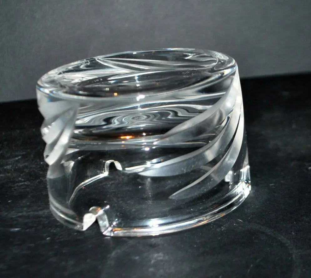 Cendrier vintage en cristal taillé signé Carabin 1989