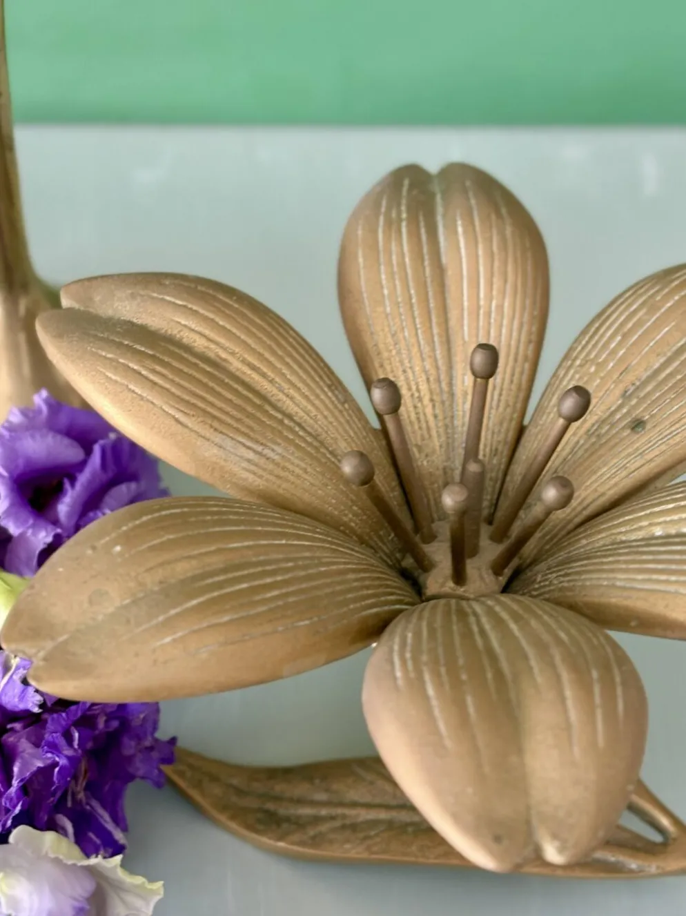 Cendrier vintage en laiton en forme de fleur